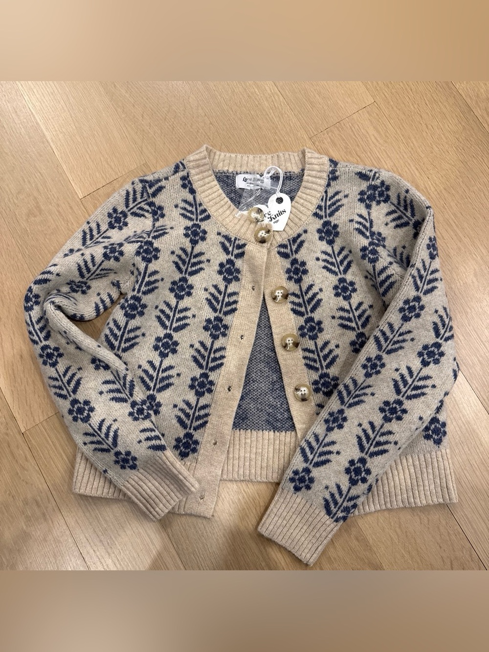 NWT sweater in size XS
